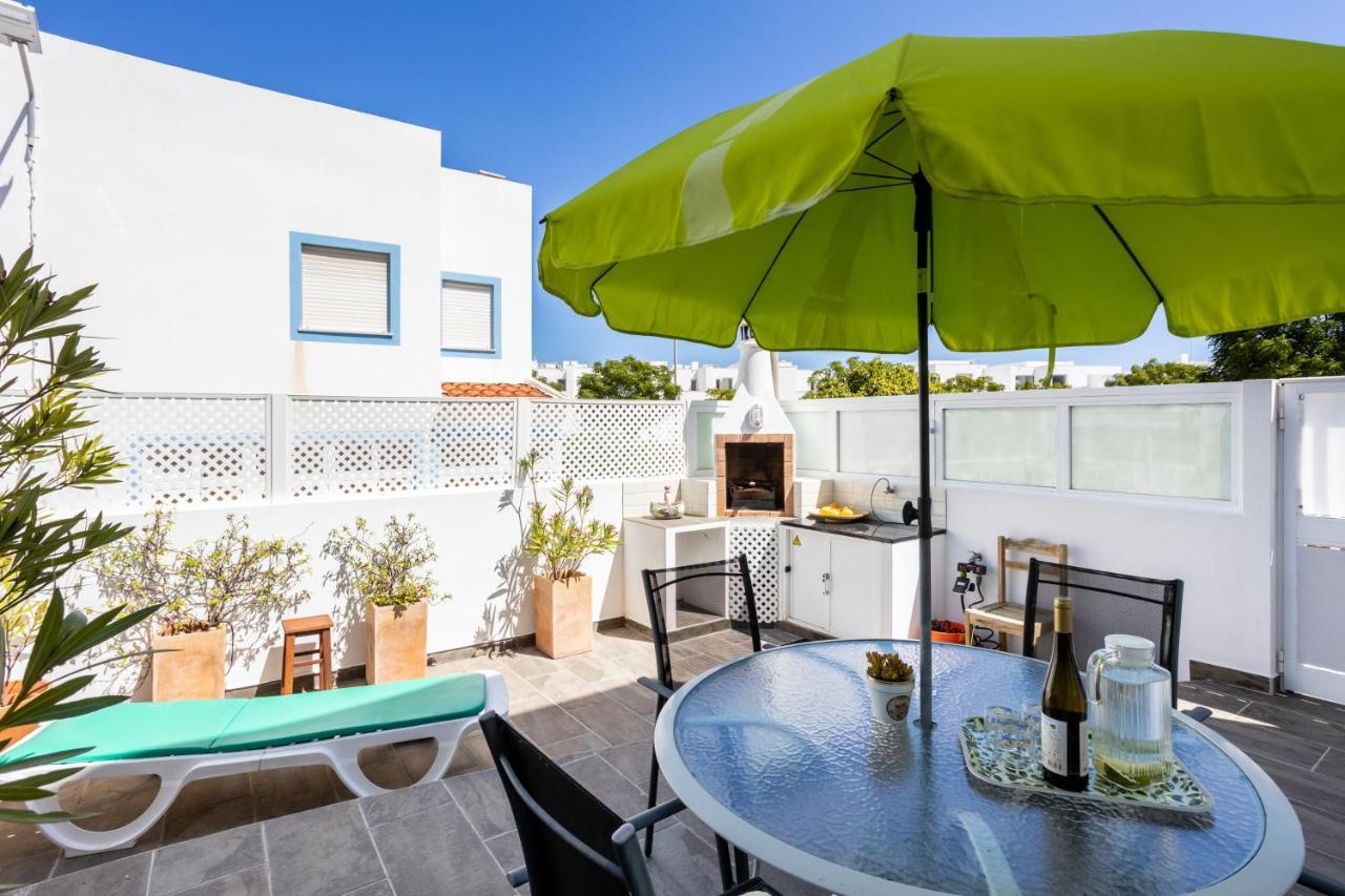 Newly Renovated 2 Bedroom Townhouse - Close To Salema Beach Extérieur photo